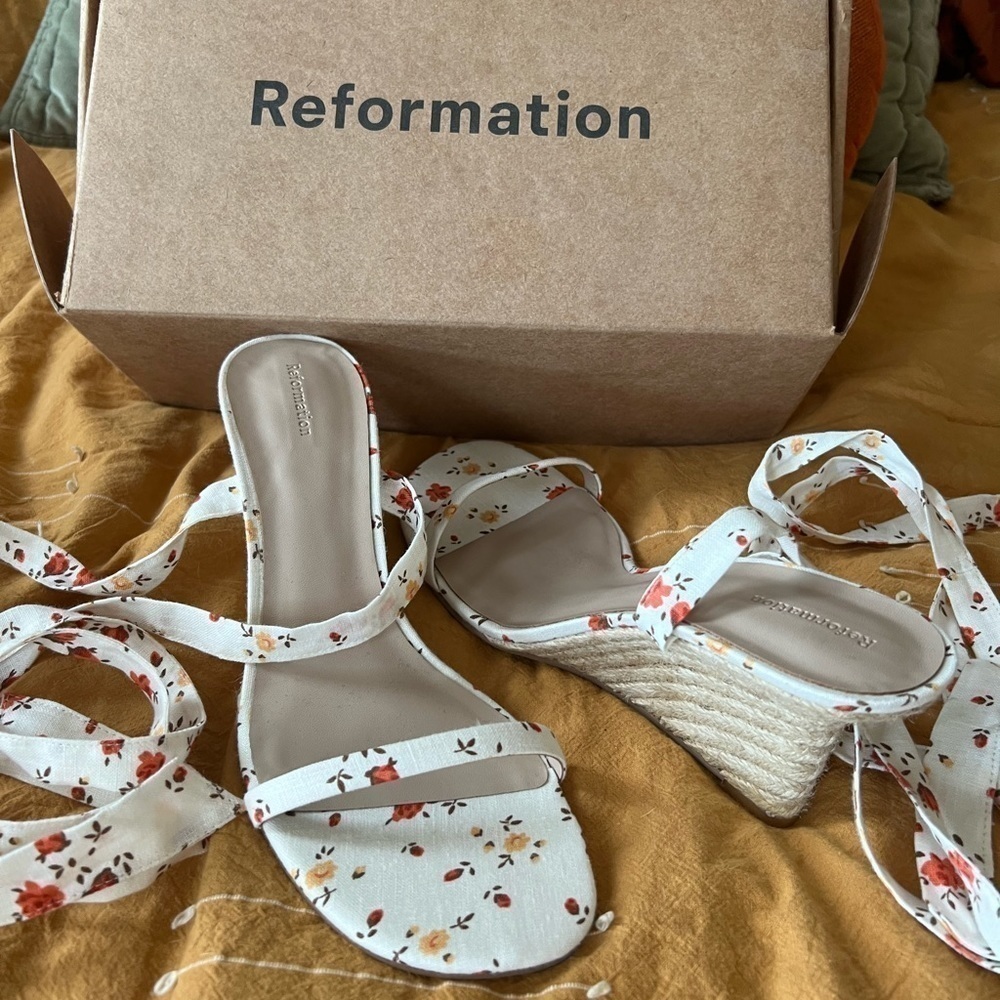 Reformation Alessa Lace-Up Wedge Espadrille Heels
